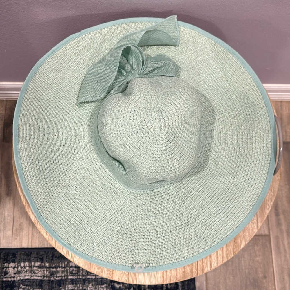 Floppy sunhat